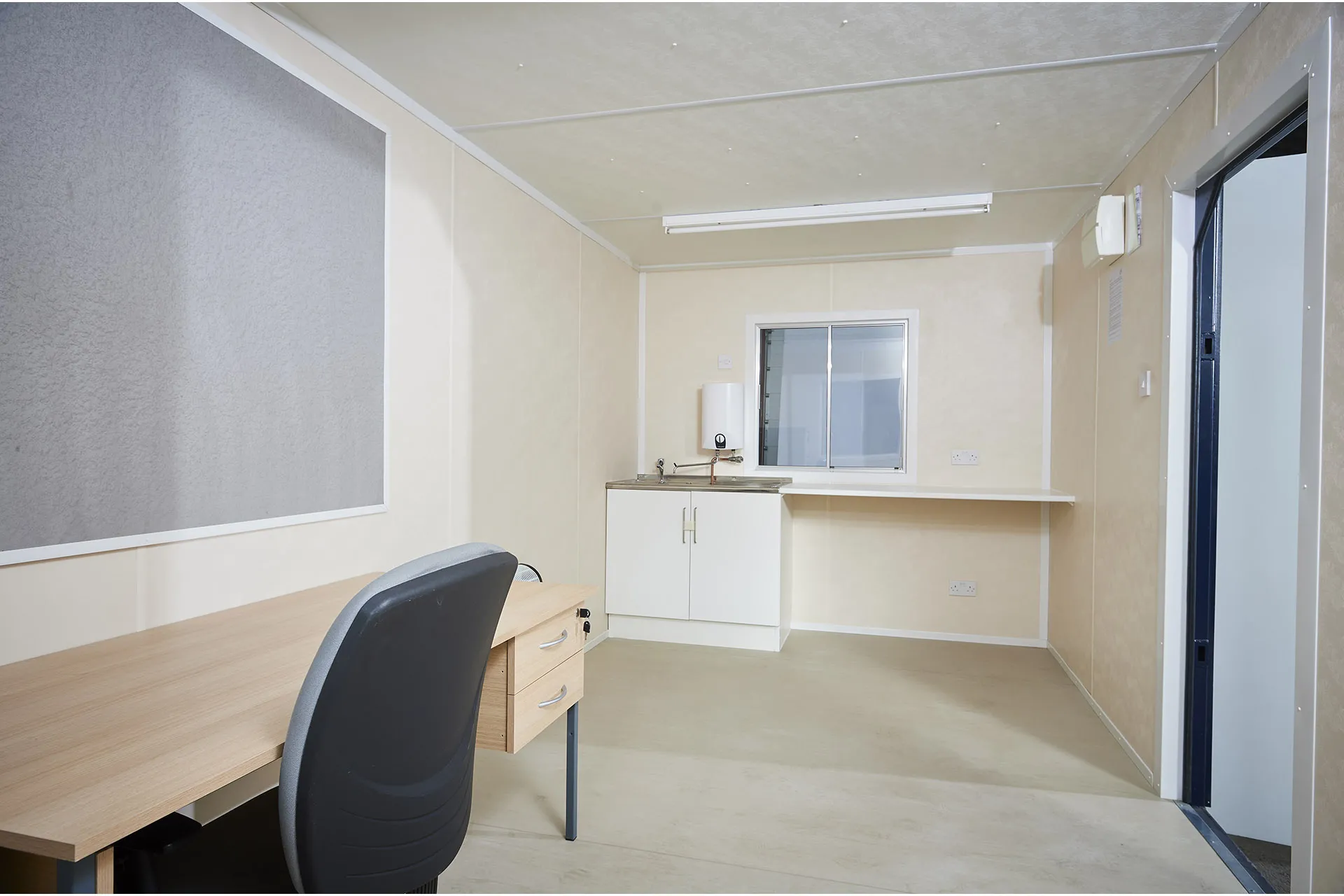 20Ft-x-8Ft-Steel-Office-Canteen-Cabin1-1