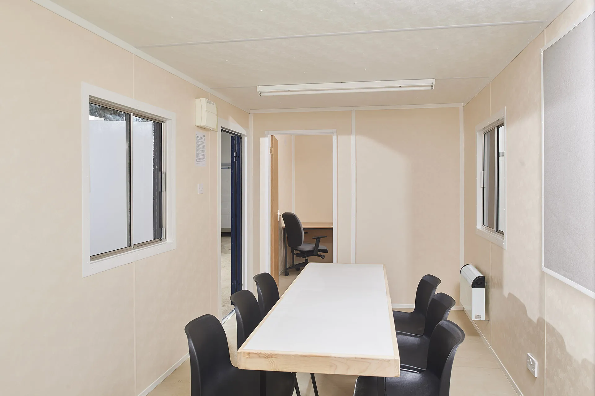 20Ft-x-8Ft-Steel-Office-Canteen-Cabin2-2