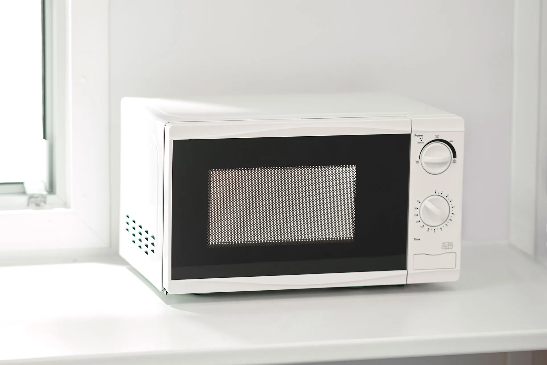 Site-Cabin-Microwave